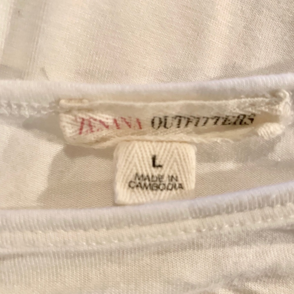 Zenana Outfitters white T-shirt - Picture 4 of 4
